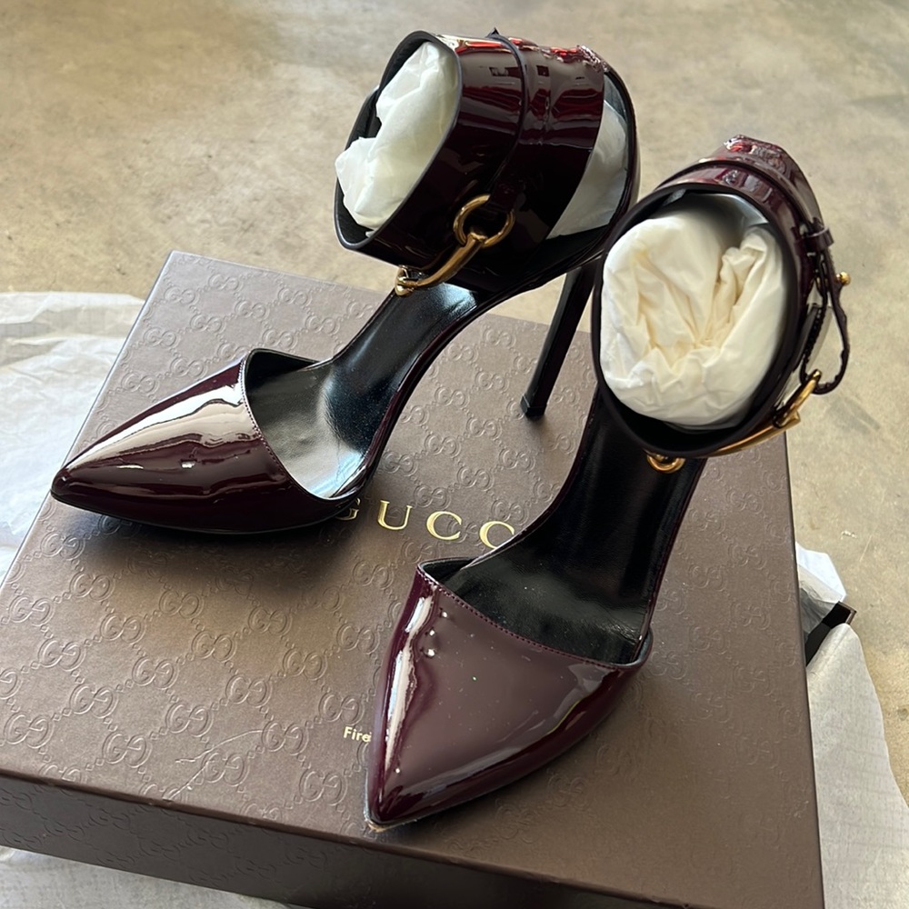 Gucci - Women’s Vernice Crystal Burgundy Horsebit Pumps - Size 38.5 - with Box